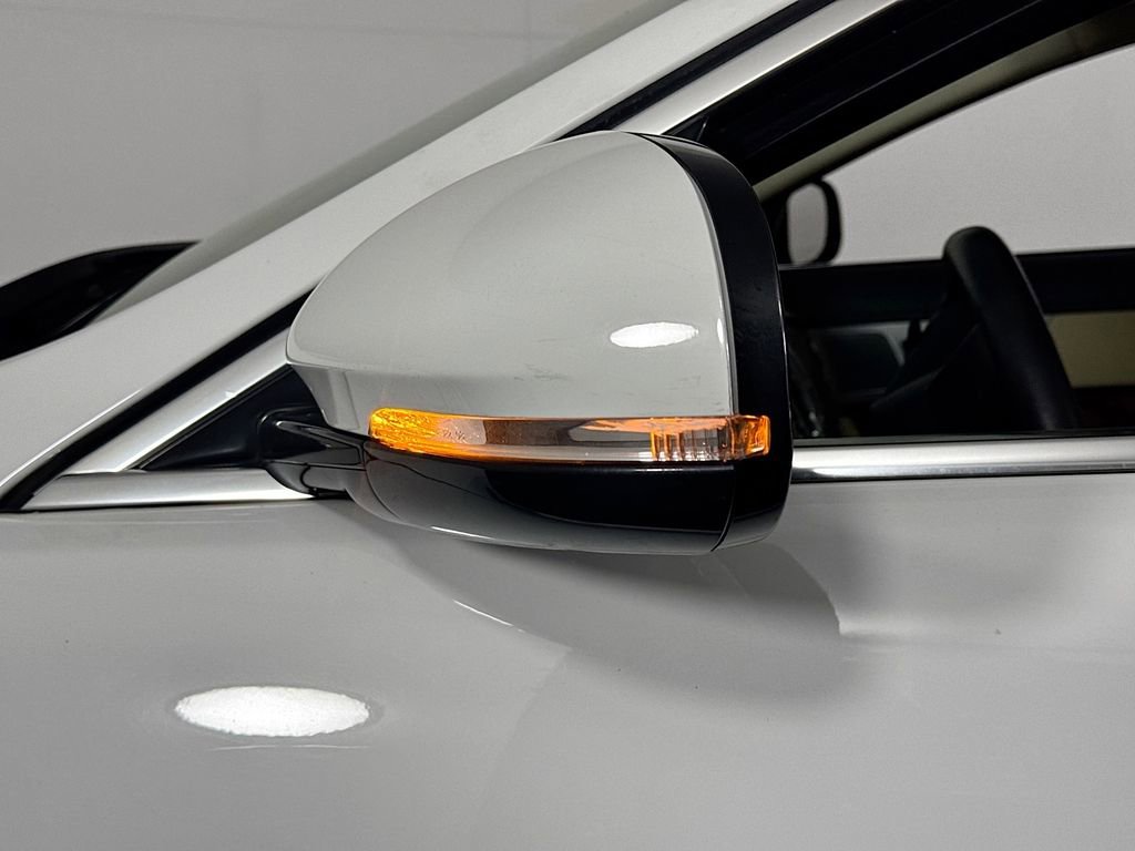 Used 2012 Jaguar XF image 19