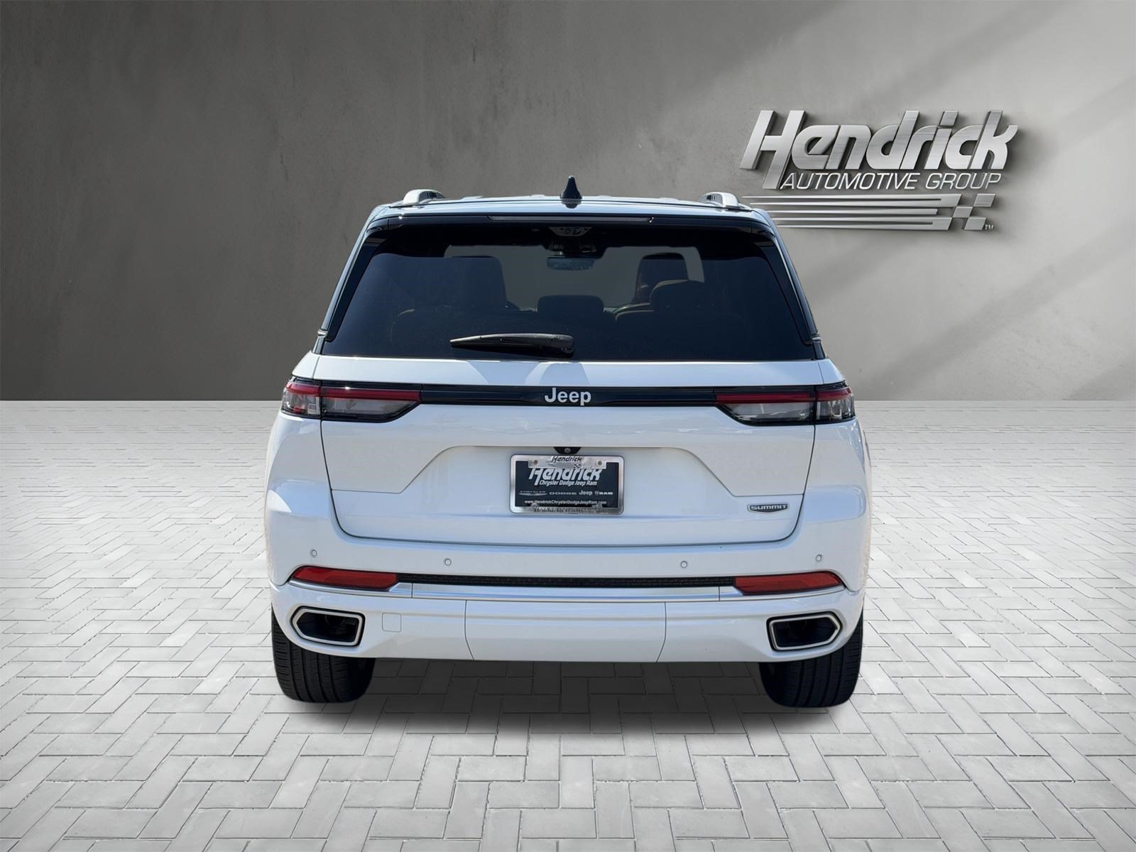 Used 2023 Jeep Grand Cherokee Summit w/ Adv Protech Group IV RWD image 9