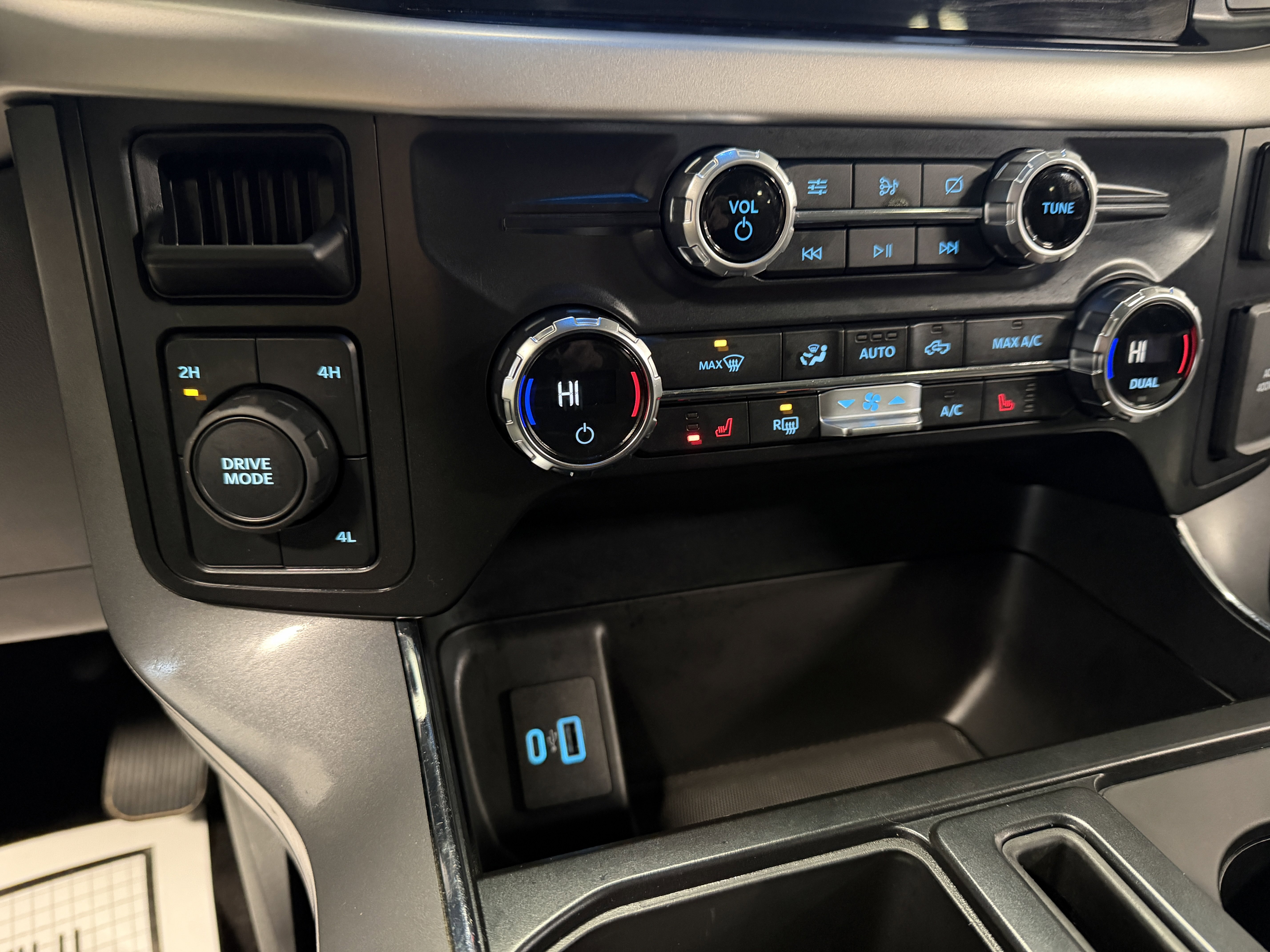 Used 2021 Ford F150 XLT w/ Equipment Group 302A High image 14