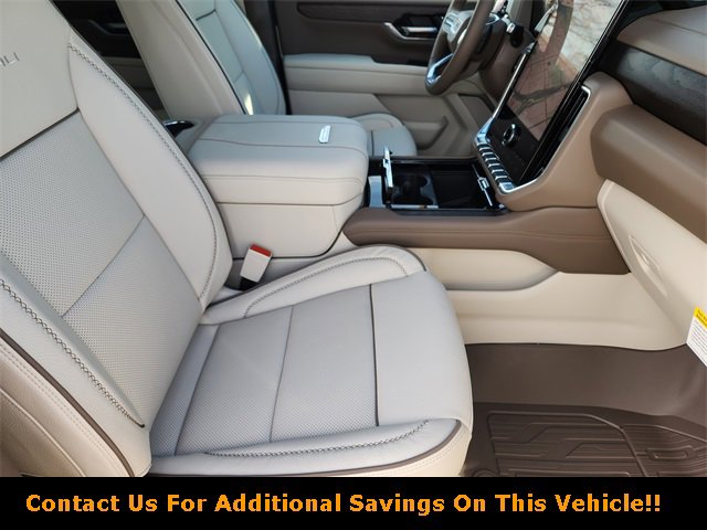 New 2026 GMC Yukon XL Denali w/ Sun & Power Step Package image 10