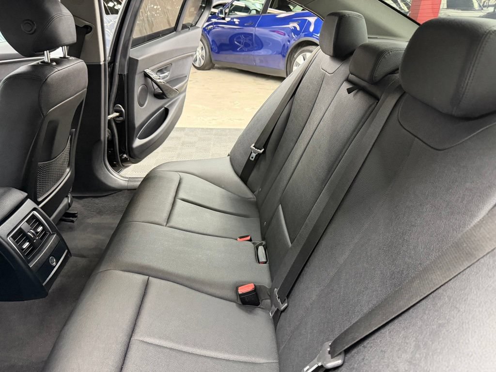 Used 2018 BMW 320i Sedan RWD image 38