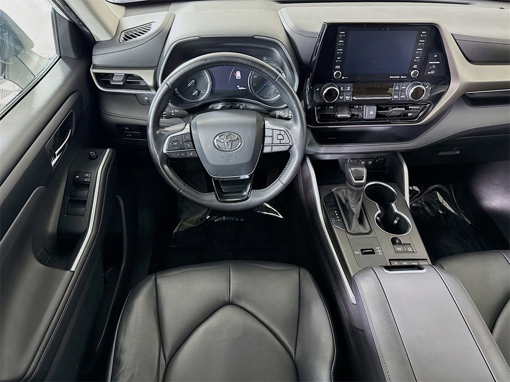Certified 2020 Toyota Highlander XLE image 4