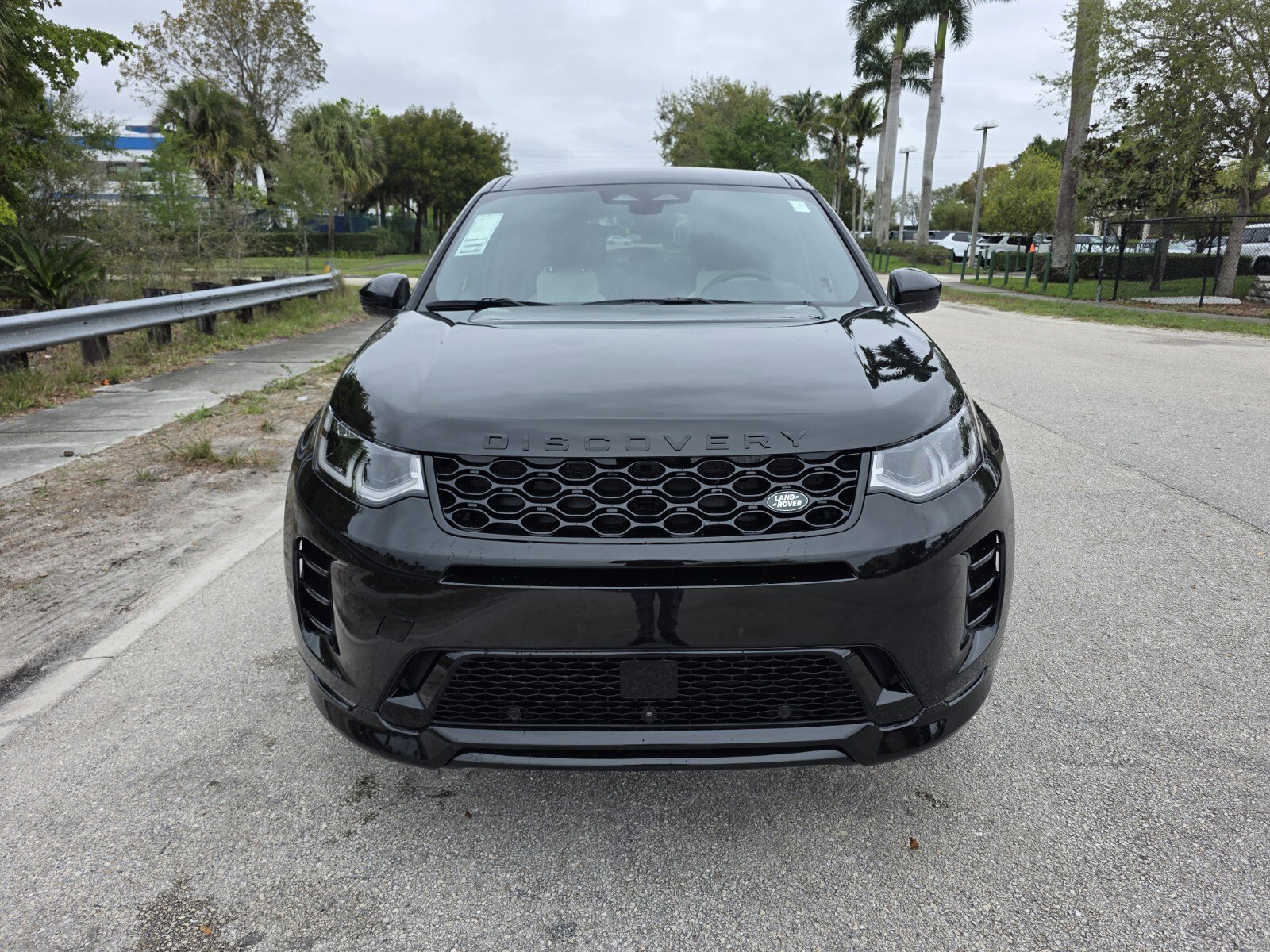 New 2026 Land Rover Discovery Sport Landmark AWD/4WD image 8