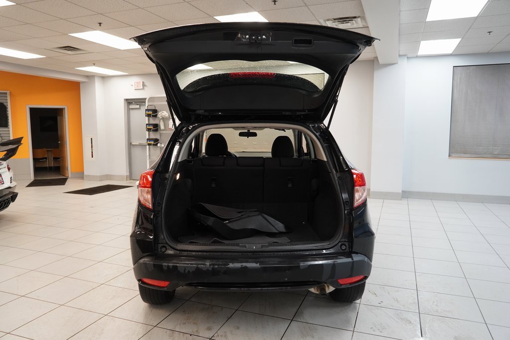 Used 2017 Honda HR-V LX image 9