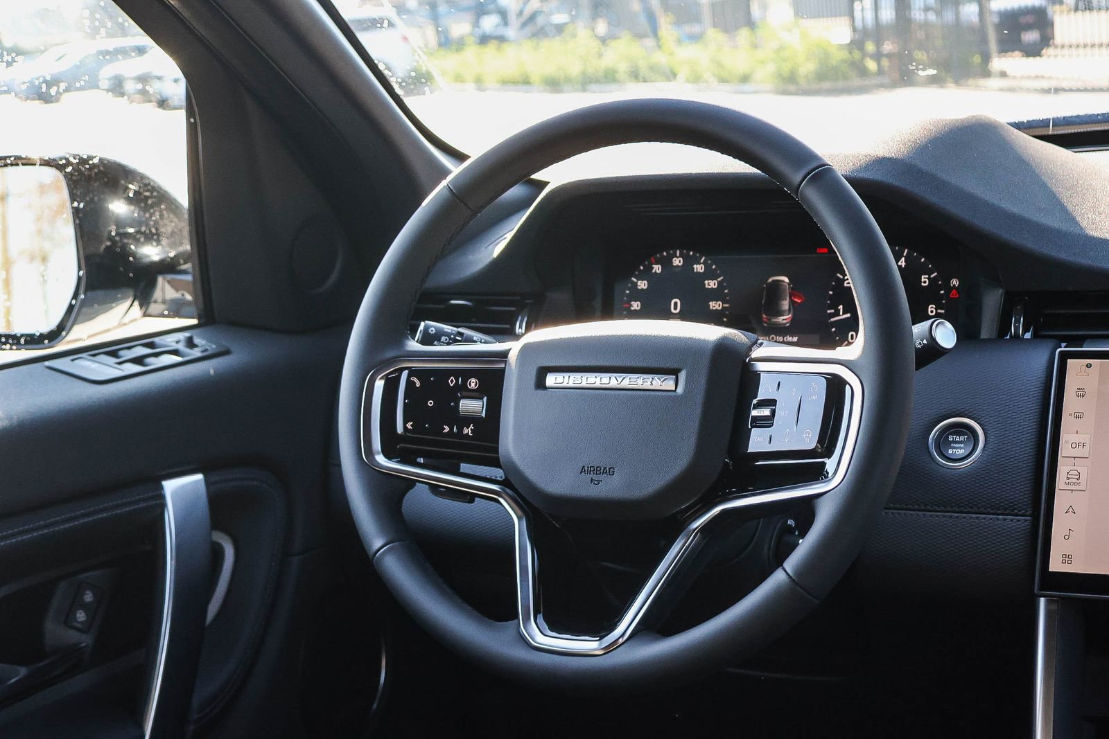 New 2025 Land Rover Discovery Sport Dynamic SE image 25