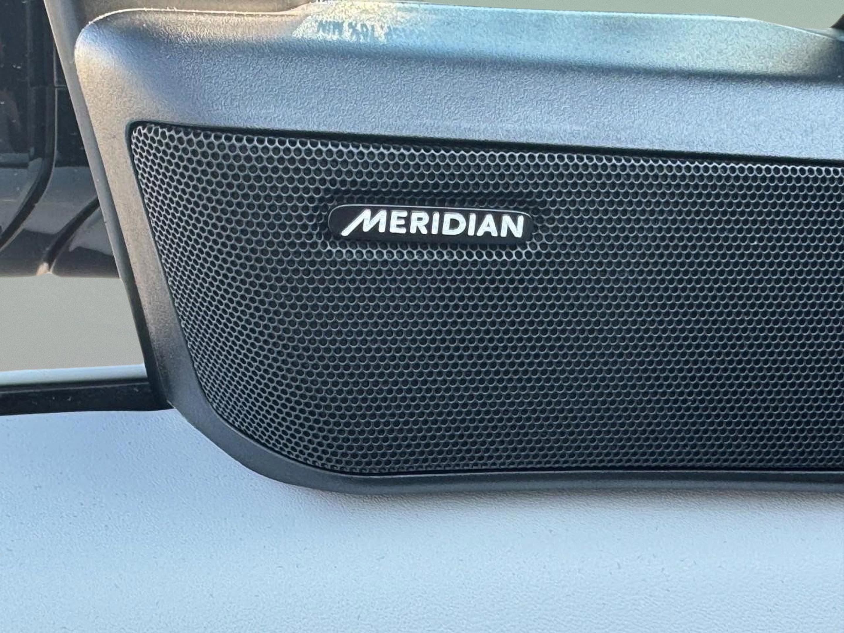 Used 2025 Land Rover Range Rover Sport SE image 22