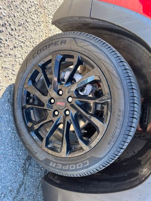 Used 2023 GMC Terrain SLE w/ Elevation Edition image 11