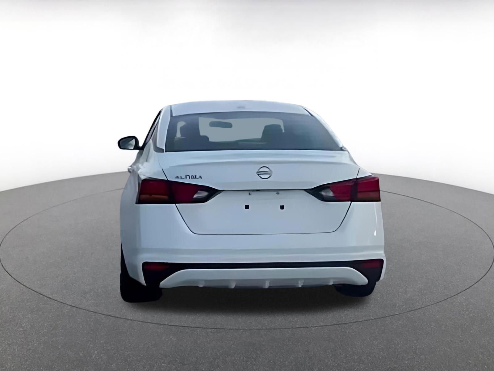 Used 2025 Nissan Altima 2.5 SV image 11