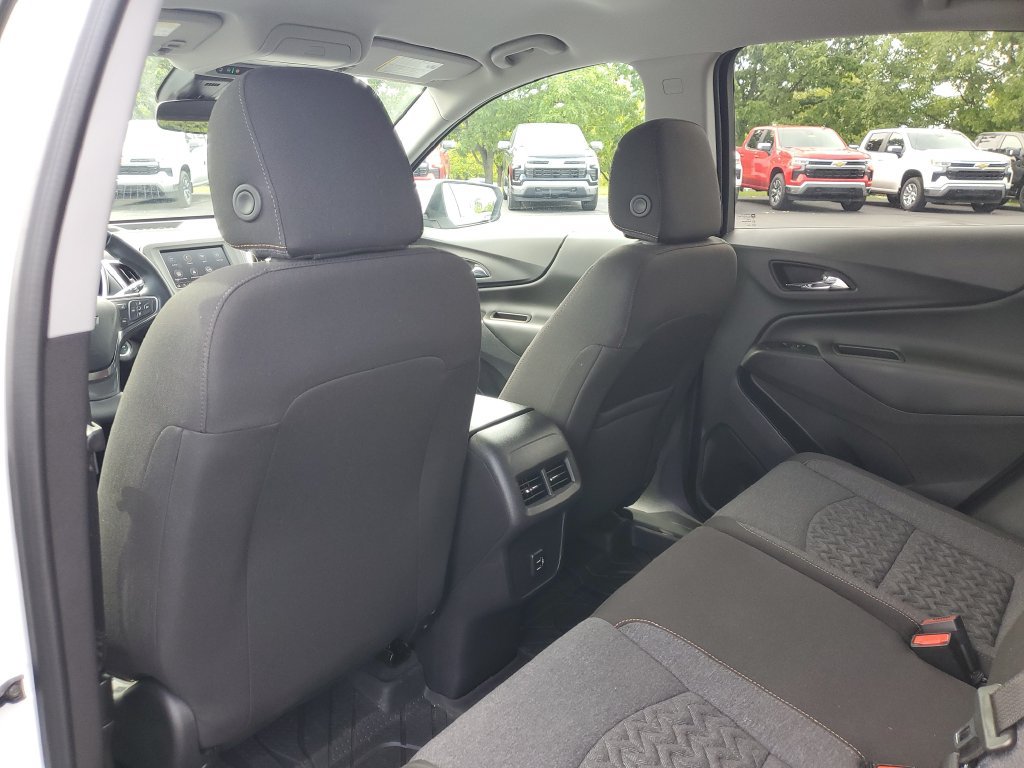 Used 2024 Chevrolet Equinox LT w/ LPO, Floor Liner Package FWD image 28