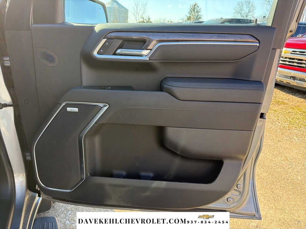 Used 2025 Chevrolet Silverado 1500 LTZ w/ LTZ Premium Package image 26