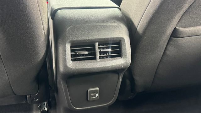 Used 2024 Chevrolet Equinox LT AWD/4WD image 37