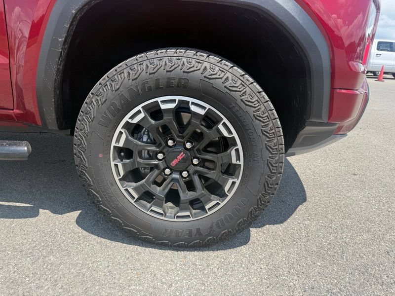Used 2026 GMC Canyon AT4 w/ Technology Plus Package AWD/4WD image 4