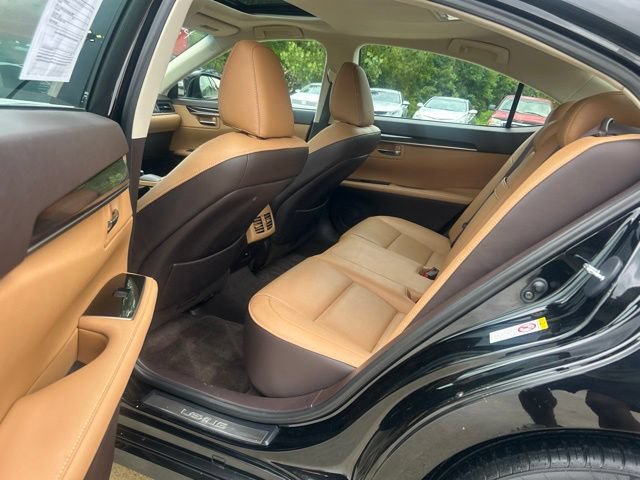 Used 2016 Lexus ES 350 w/ Premium Package w/Wood Trim FWD image 20