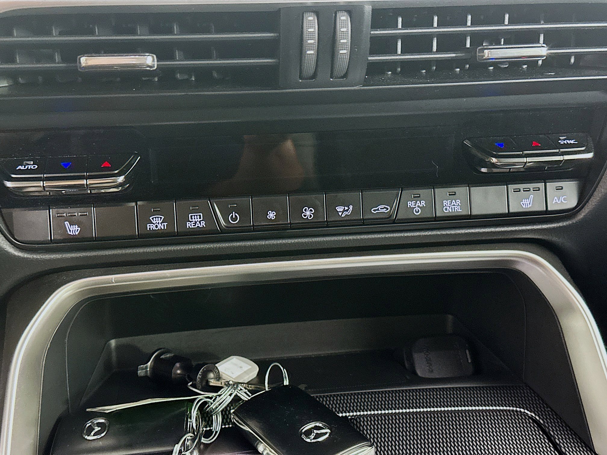 Used 2024 MAZDA CX-90 Plug-In Hybrid w/ Premium Pkg AWD/4WD image 24