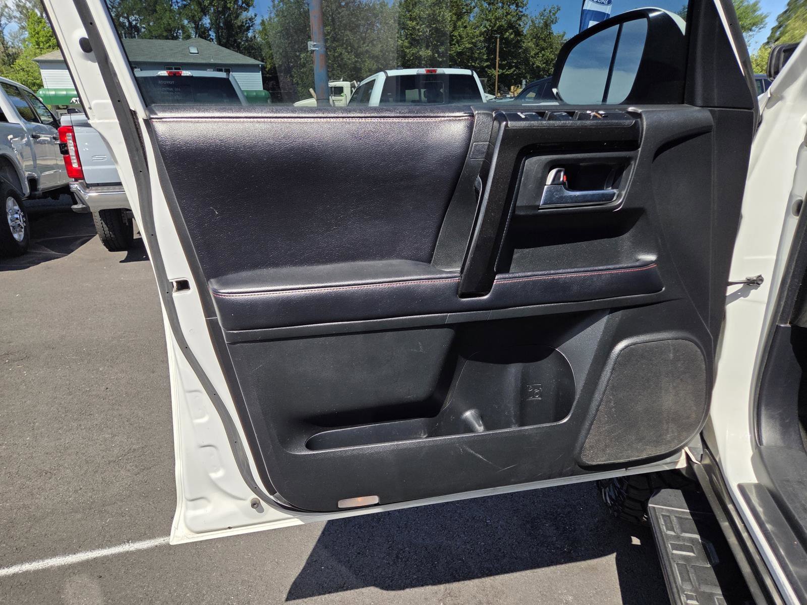 Used 2019 Toyota 4Runner TRD Off-Road Premium AWD/4WD image 12