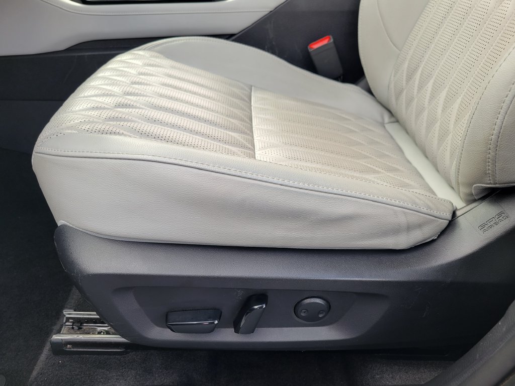 Used 2025 Mitsubishi Outlander AWD image 17