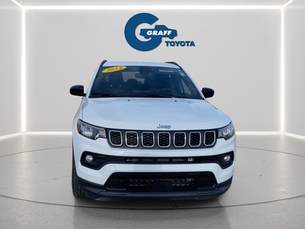 Used 2024 Jeep Compass Latitude image 8