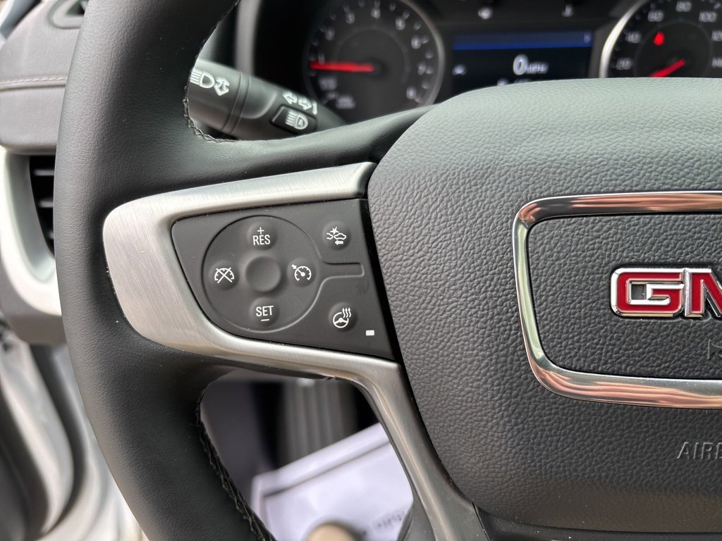 Used 2024 GMC Terrain SLT image 20