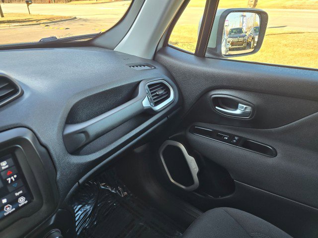Used 2020 Jeep Renegade Latitude image 22