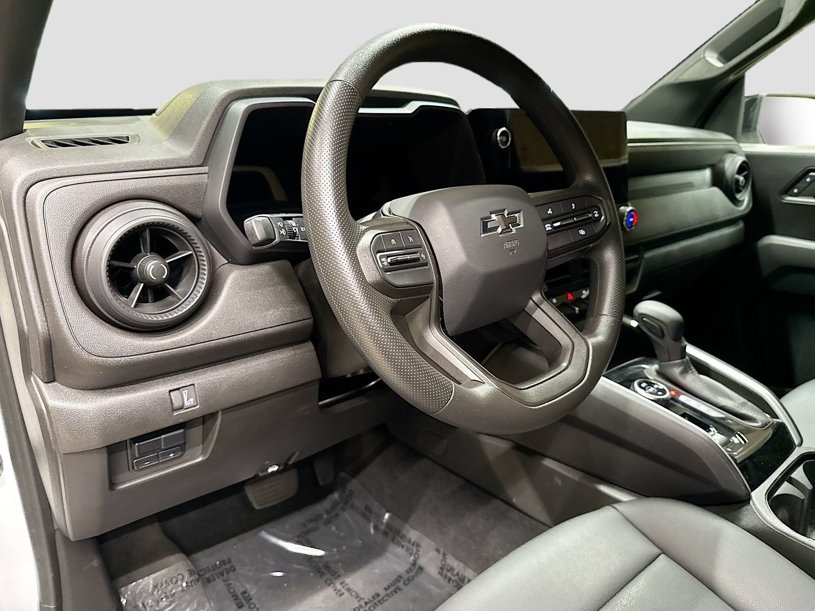 Used 2024 Chevrolet Colorado Trail Boss w/ Advanced Trailering Package AWD/4WD image 11
