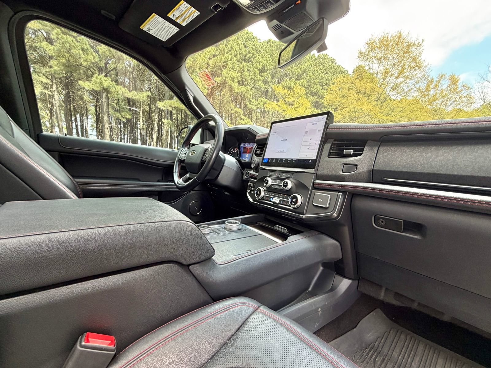 Used 2023 Ford Expedition Limited image 19