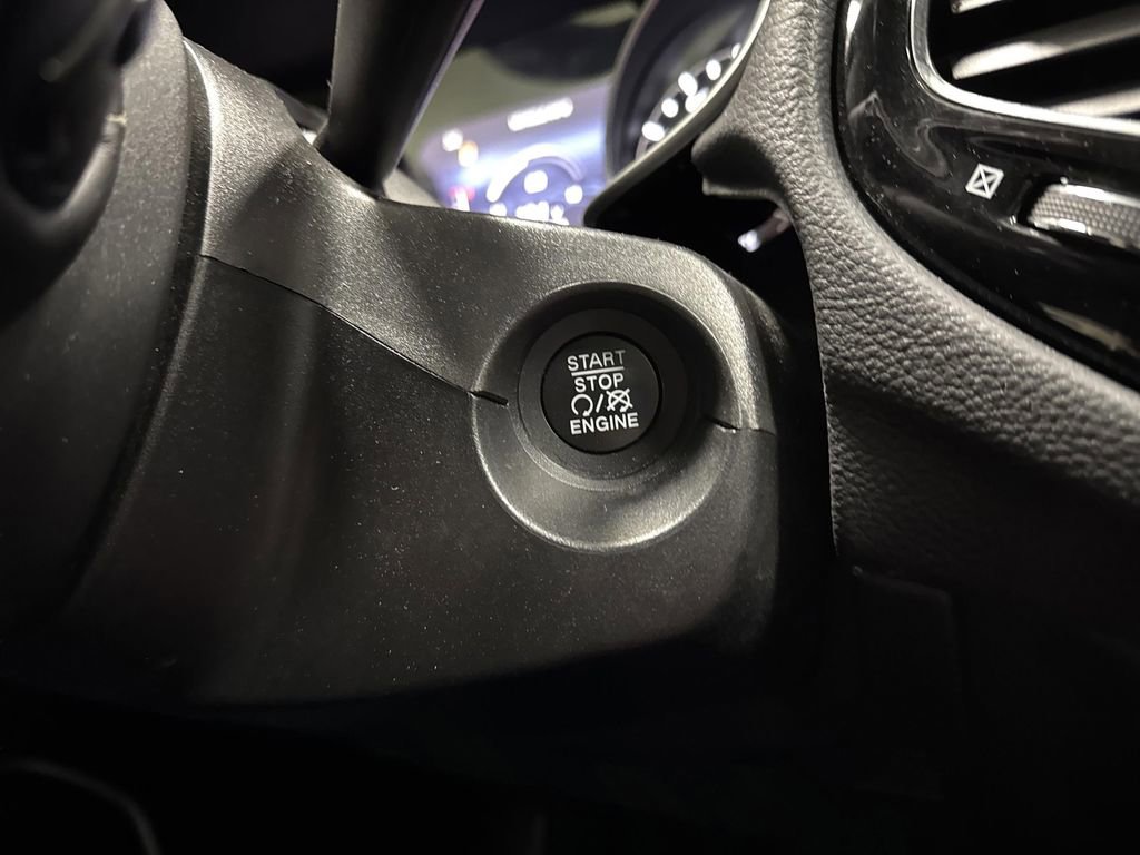 Used 2020 Jeep Compass Limited image 22