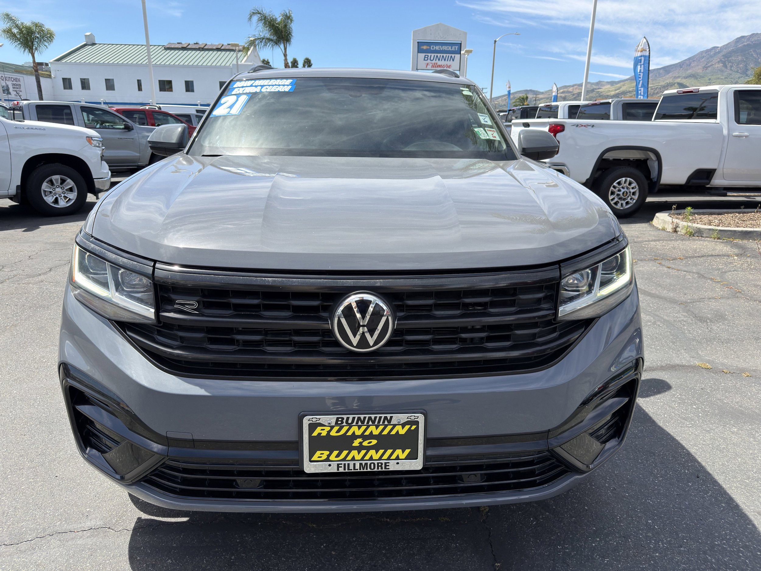 Used 2021 Volkswagen Atlas Cross Sport SE w/ Panoramic Sunroof Package FWD image 3