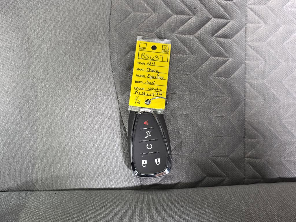 Used 2024 Chevrolet Equinox LT w/ LPO, Floor Liner Package FWD image 38