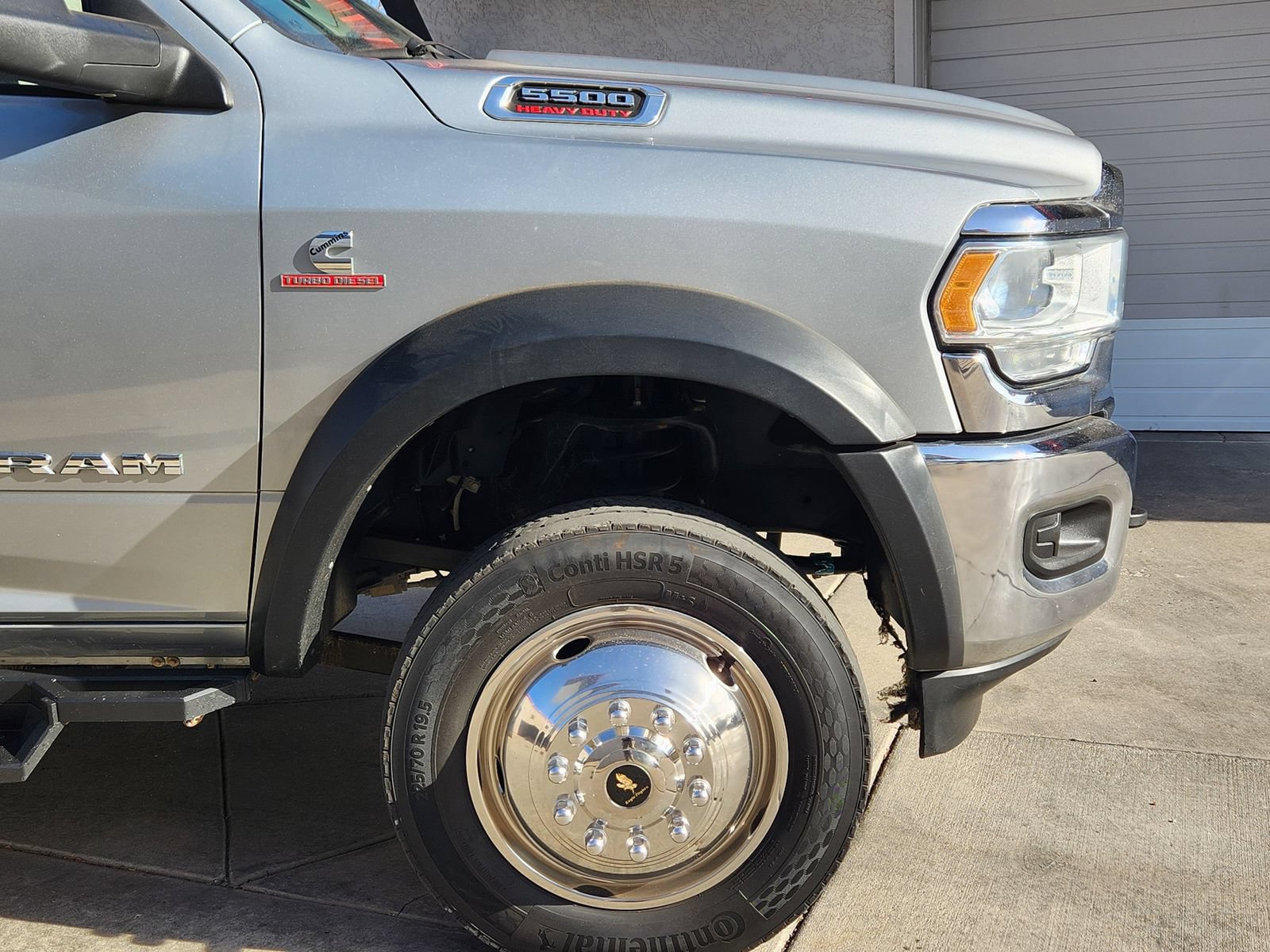 Used 2022 RAM 5500 Tradesman w/ Chrome Appearance Group AWD/4WD image 10