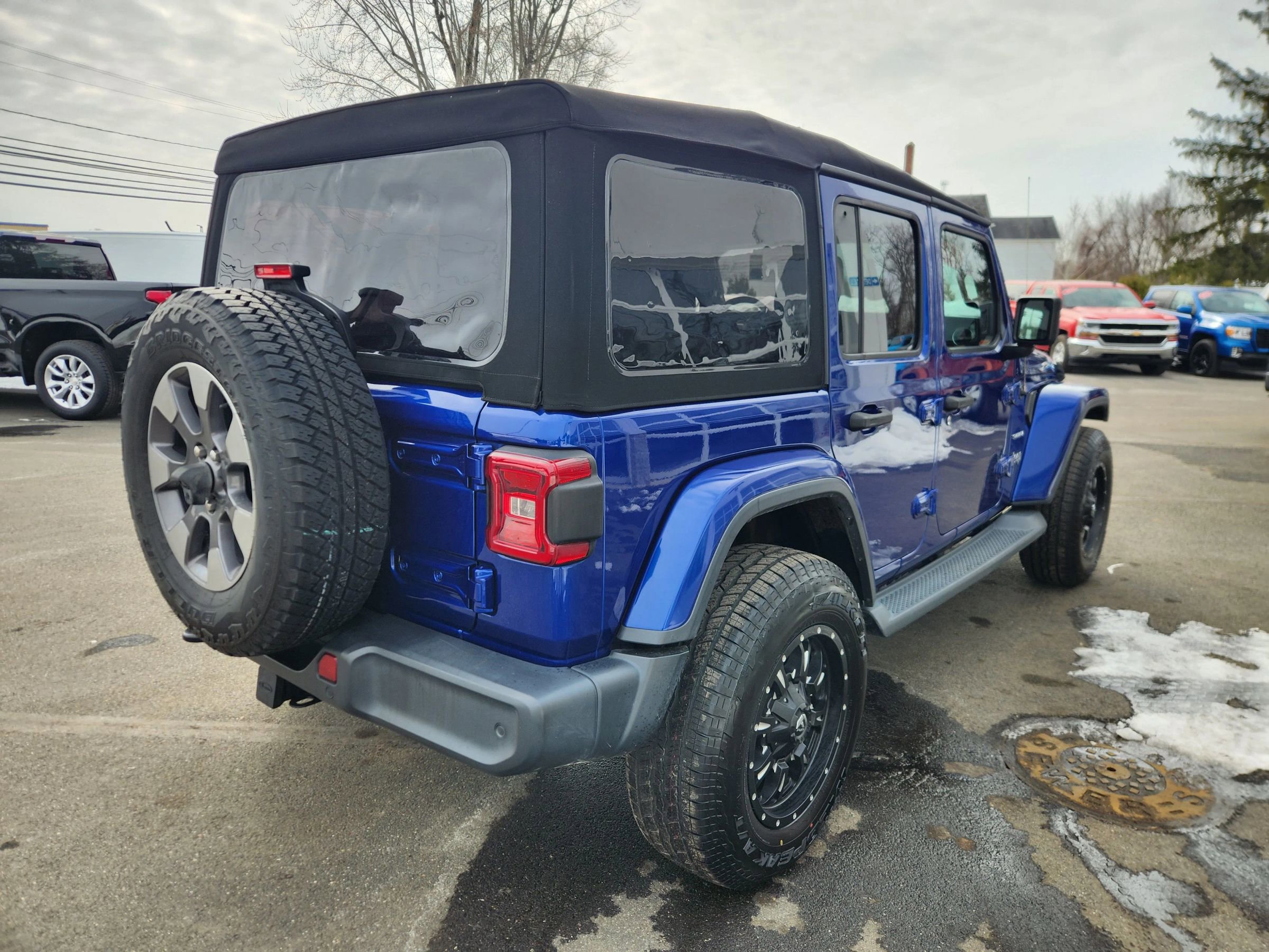 Used 2018 Jeep Wrangler Unlimited Sahara w/ Dual Top Group image 16