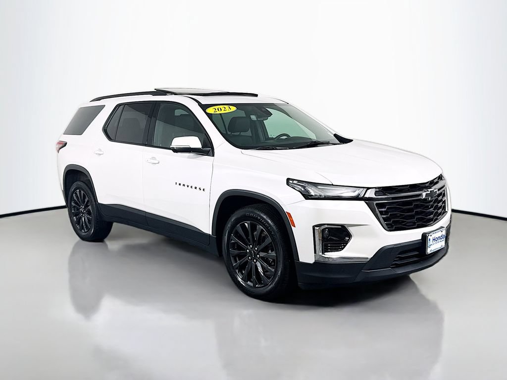 Used 2023 Chevrolet Traverse RS AWD/4WD image 1