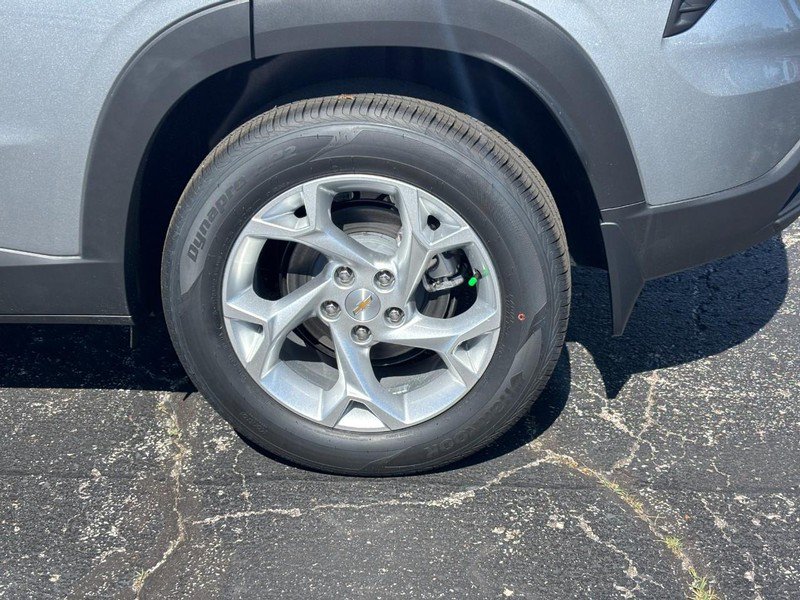 New 2026 Chevrolet Trax LS w/ LS Convenience Package FWD image 4