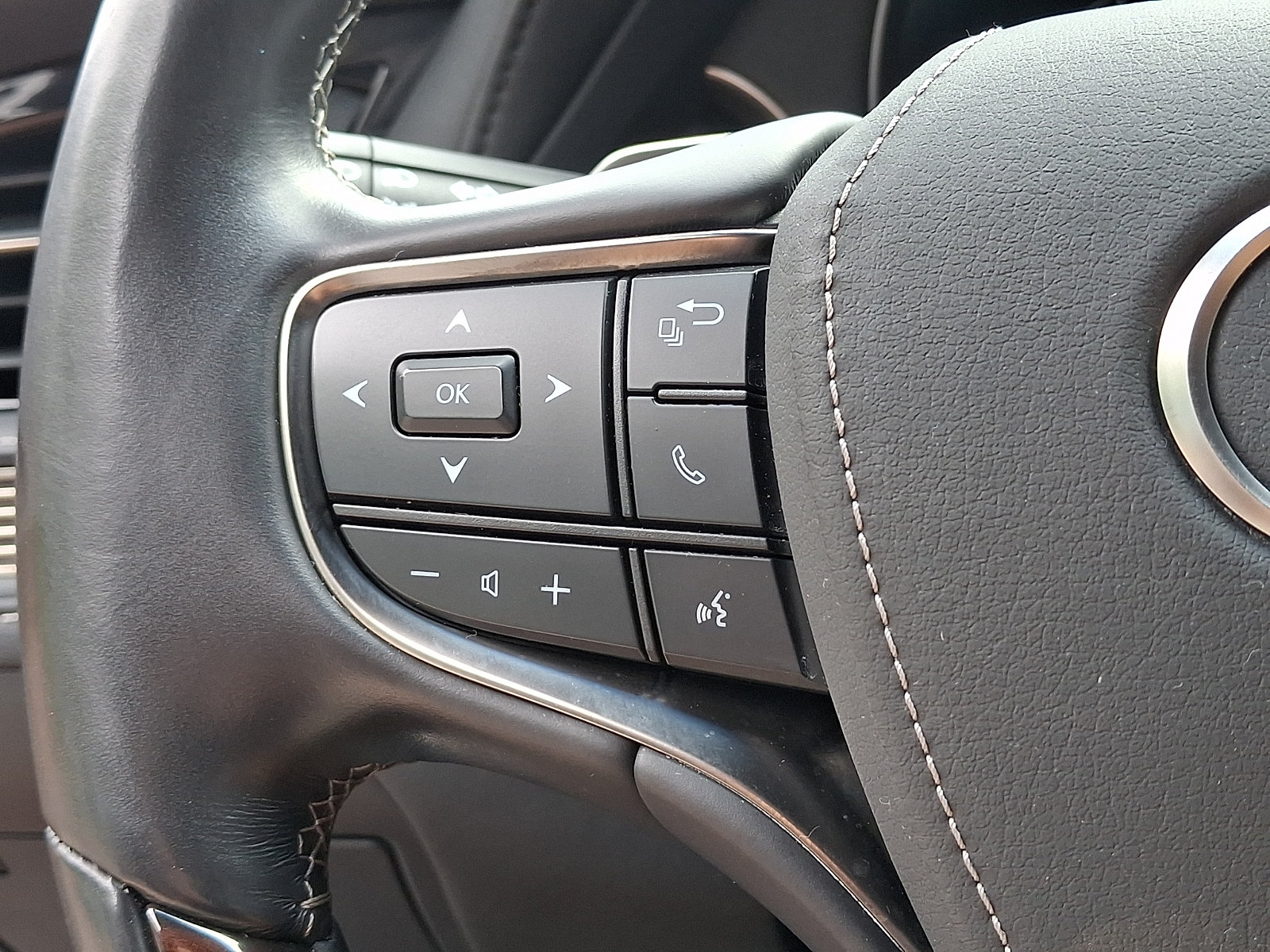 Used 2021 Lexus LS 500 AWD w/ Interior Upgrade Package image 21
