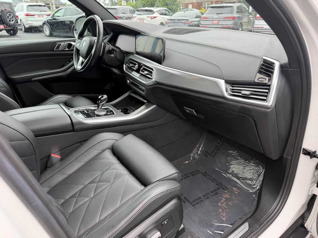 Used 2023 BMW X5 xDrive40i AWD/4WD image 32