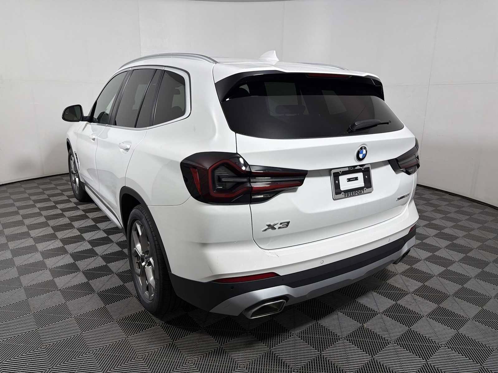 Used 2024 BMW X3 xDrive30i w/ Convenience Package AWD/4WD image 5