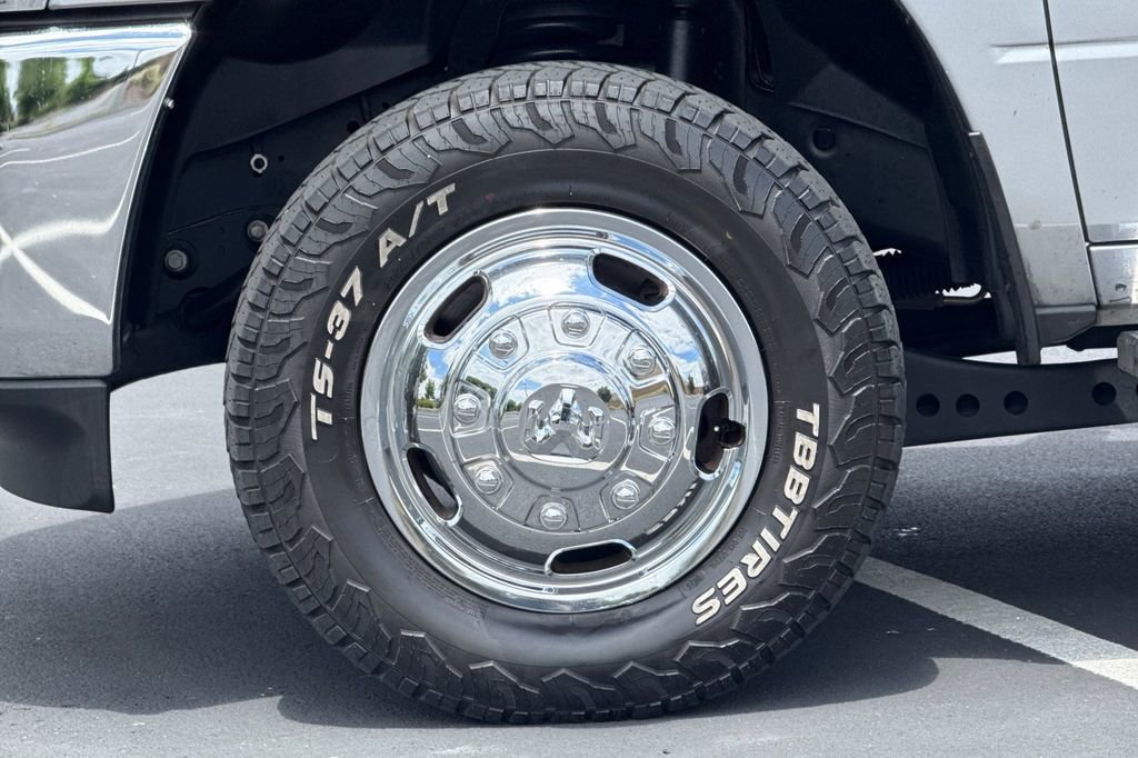 Used 2024 RAM 3500 Tradesman w/ Chrome Appearance Group AWD/4WD image 14