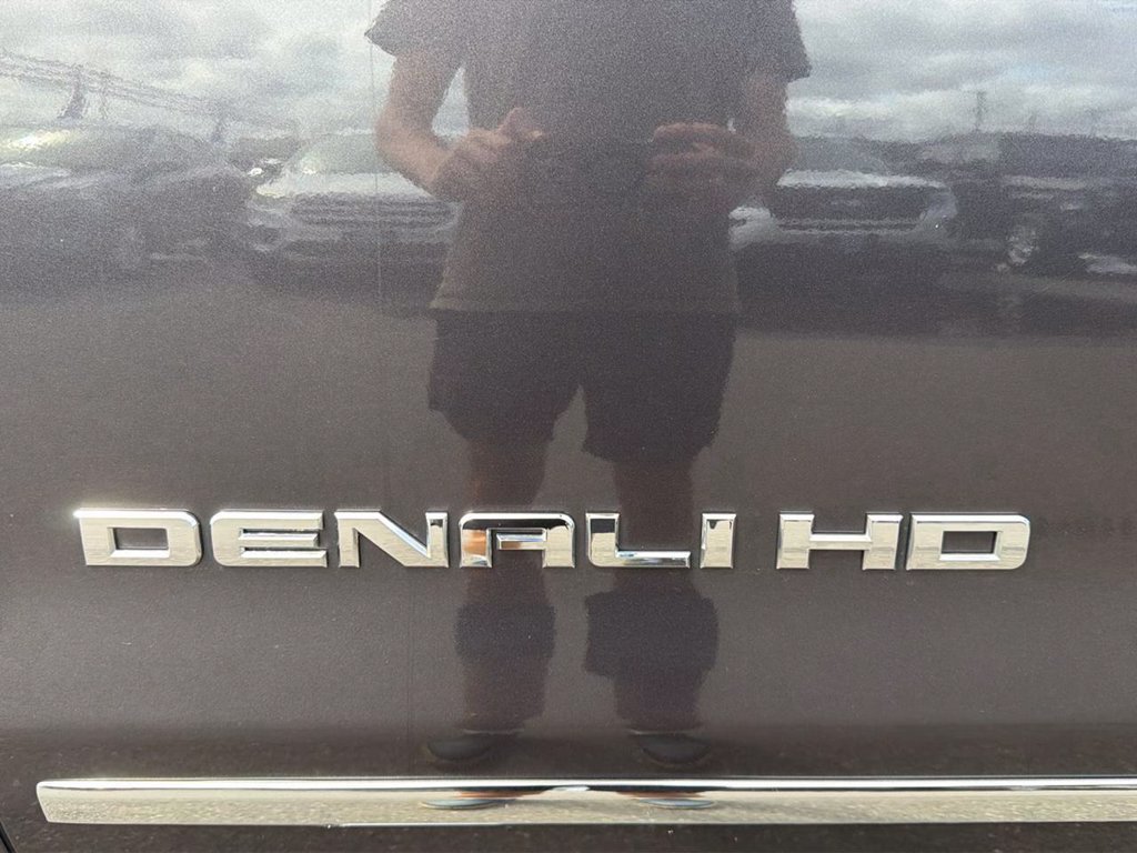 Used 2015 GMC Sierra 2500 Denali w/ Duramax Plus Package AWD/4WD image 22