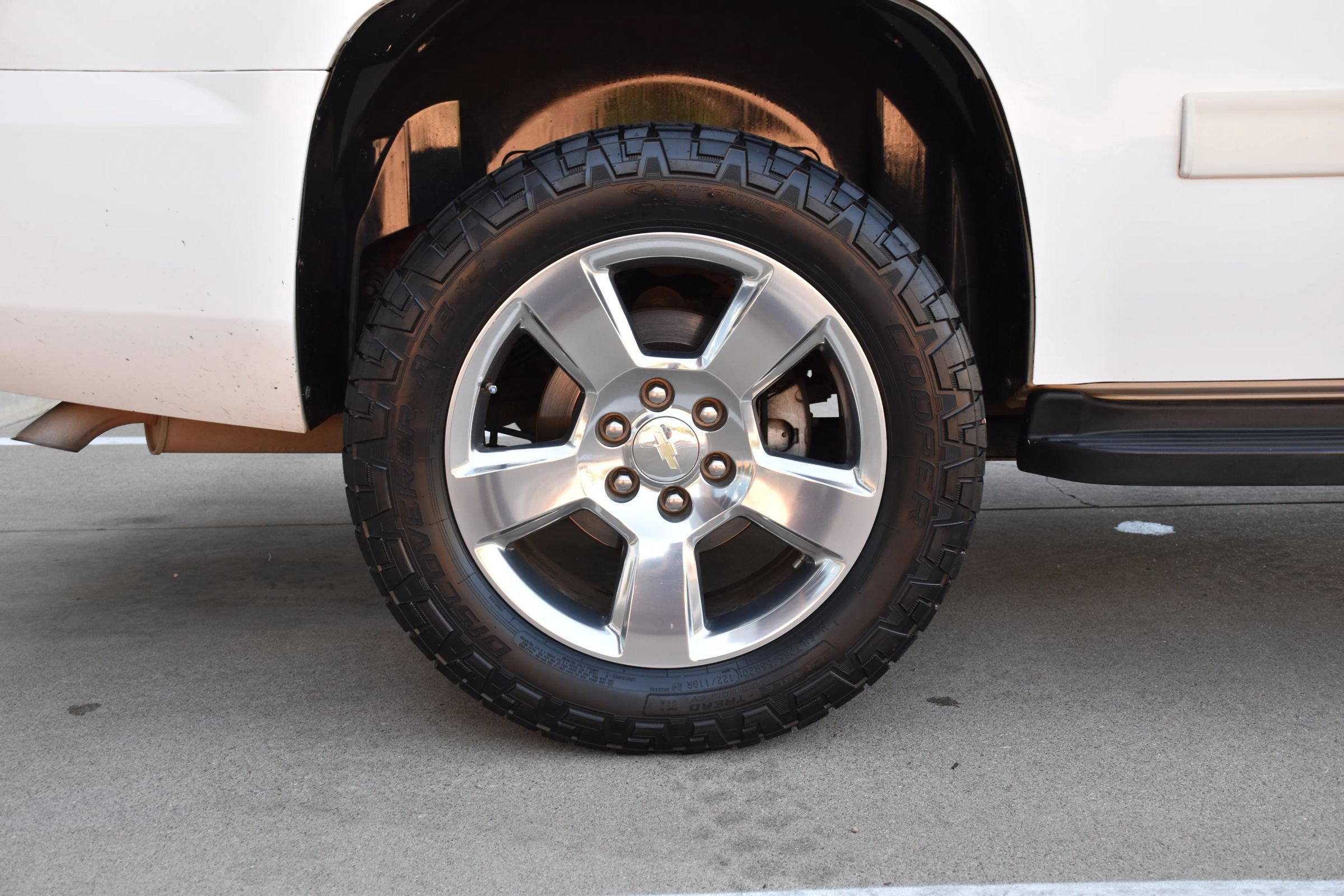 Used 2010 Chevrolet Tahoe LT w/ Luxury Package AWD/4WD image 49