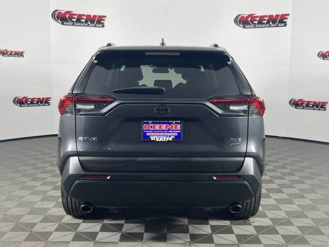 Used 2020 Toyota RAV4 XLE Premium image 7