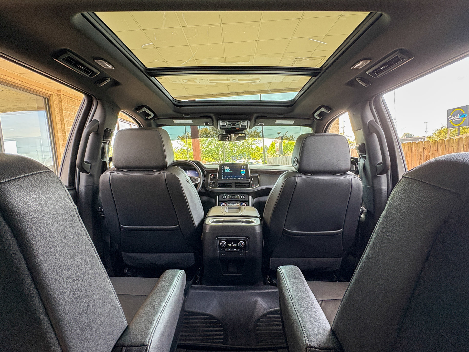 Used 2023 Chevrolet Suburban Z71 w/ Z71 Off-Road Package AWD/4WD image 26