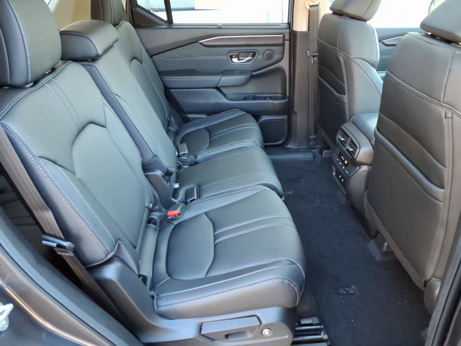 New 2026 Honda Pilot Touring image 12