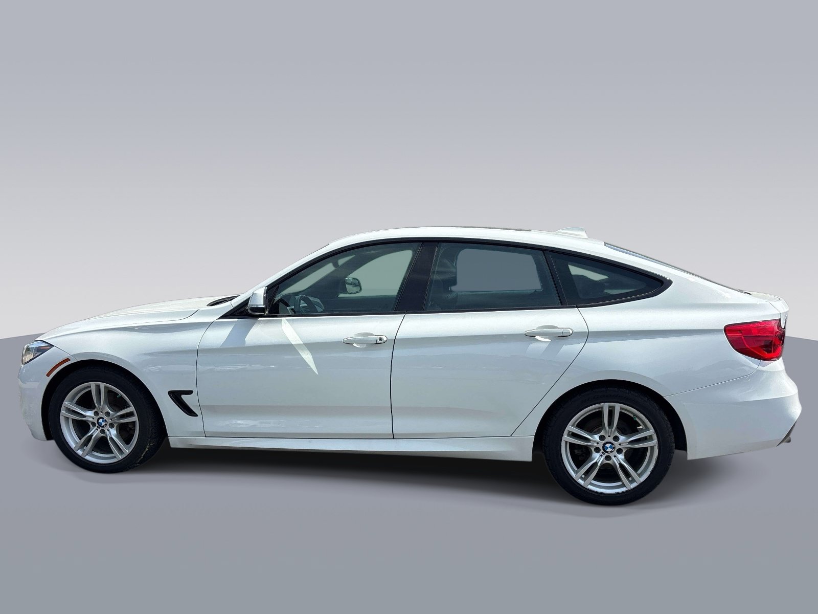 Used 2017 BMW 330i Gran Turismo xDrive AWD/4WD image 6