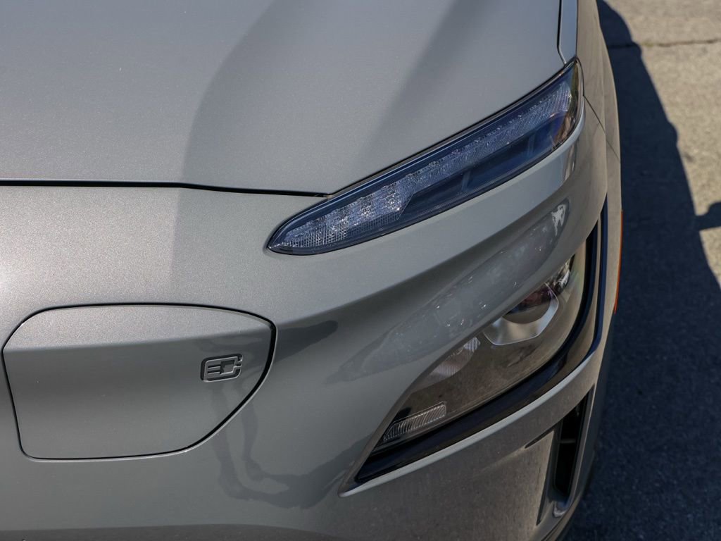 Used 2023 Hyundai Kona SE w/ Cargo Package image 10