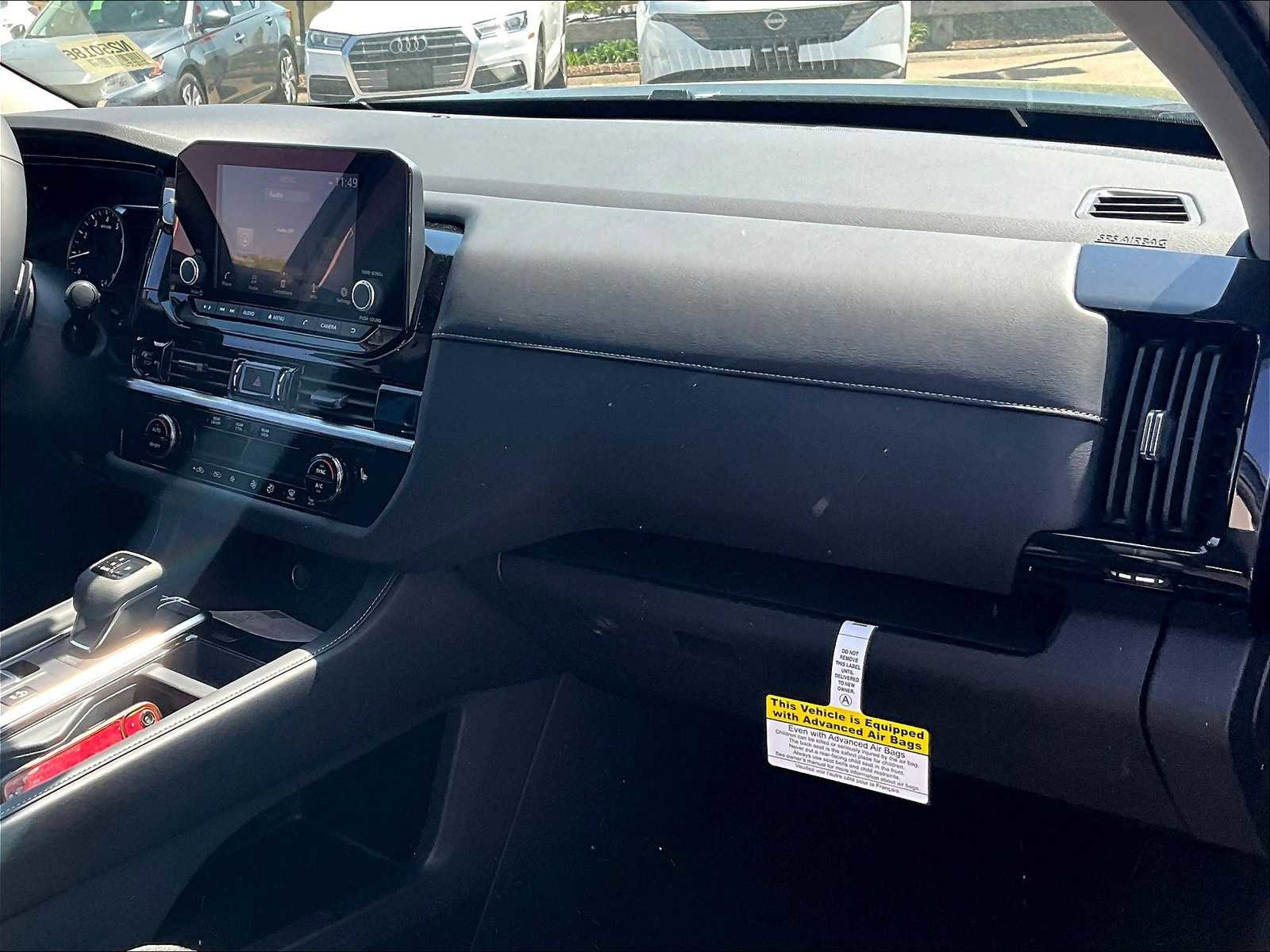 New 2025 Nissan Pathfinder SV image 9