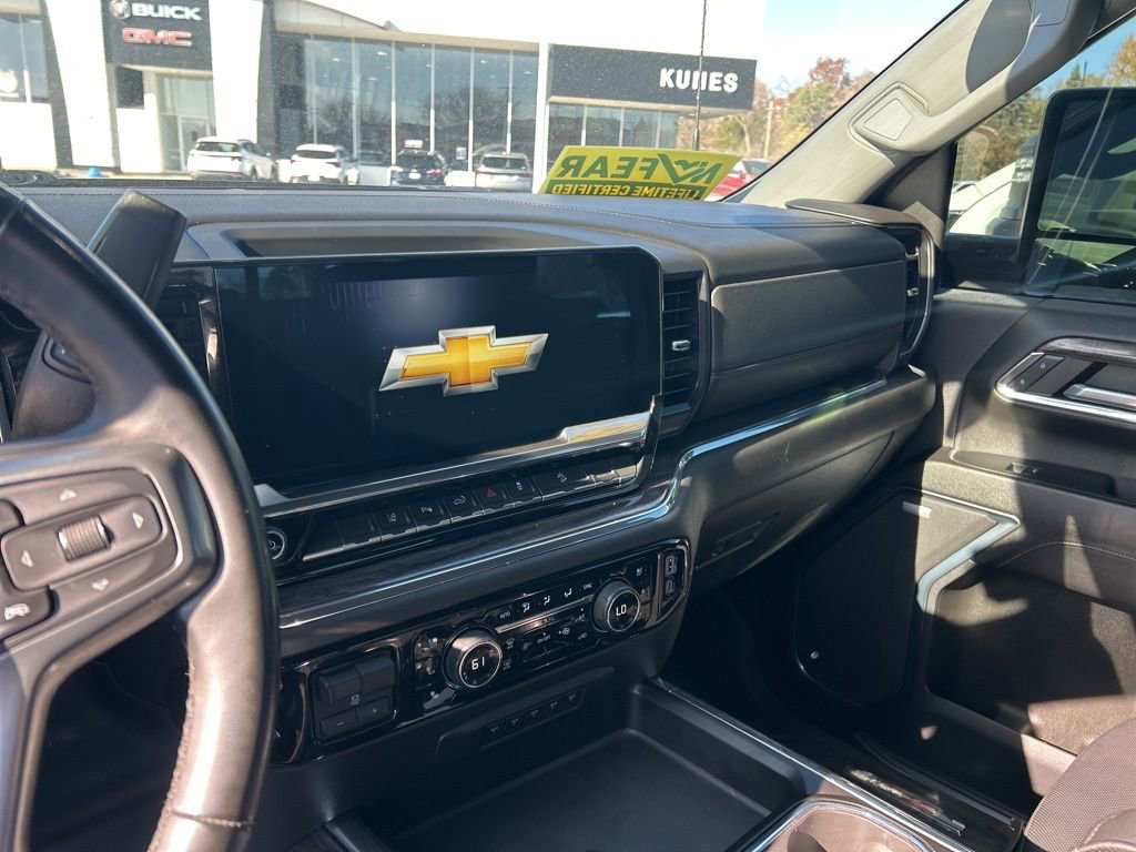 Used 2024 Chevrolet Silverado 2500 LTZ w/ LTZ Plus Package image 17