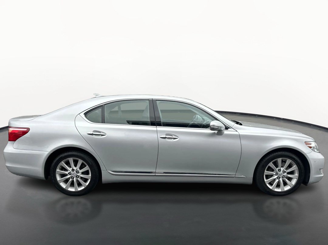 Used 2012 Lexus LS 460 AWD w/ Comfort Pkg image 2