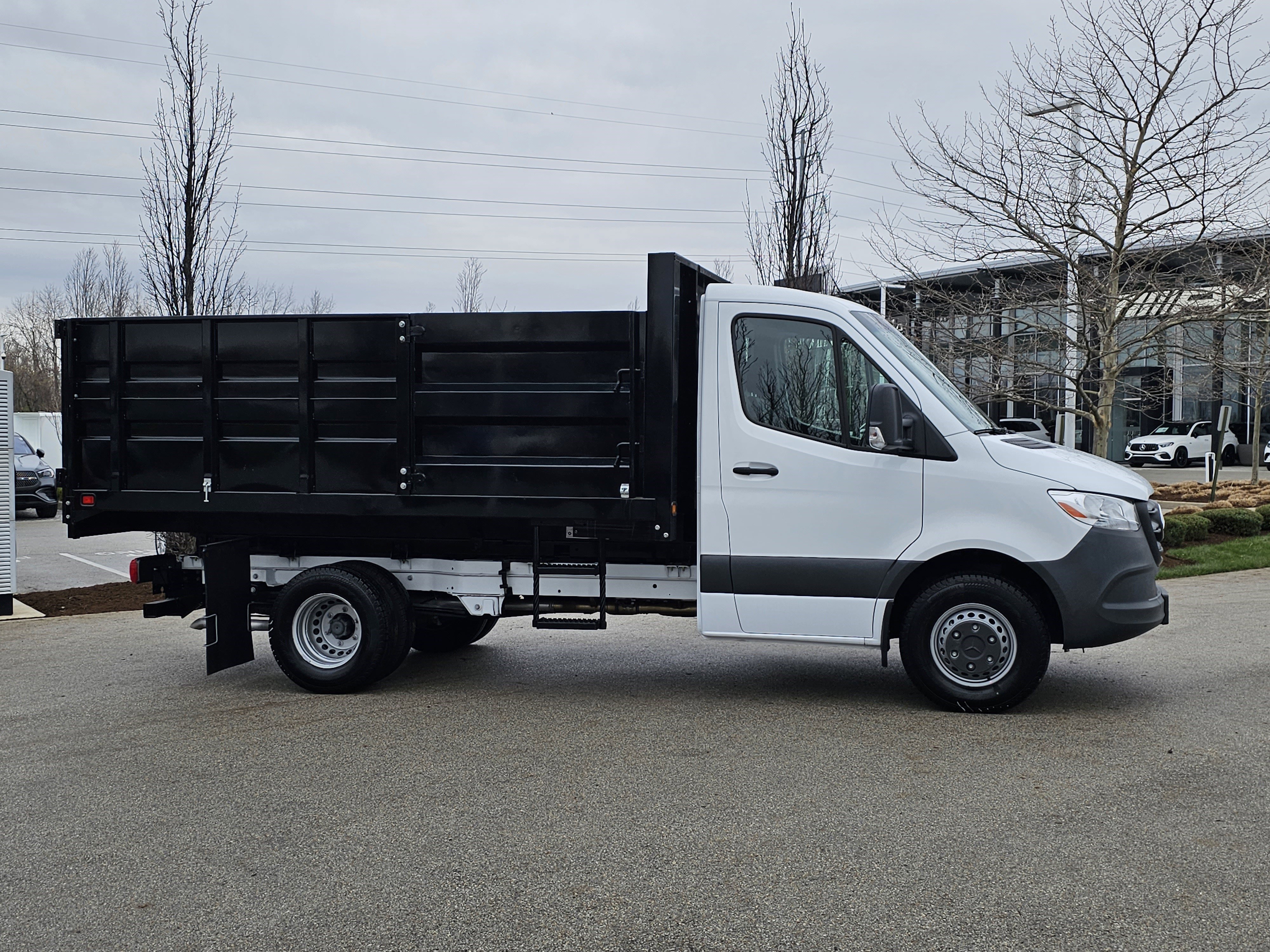 Used 2023 Mercedes-Benz Sprinter 4500 image 2