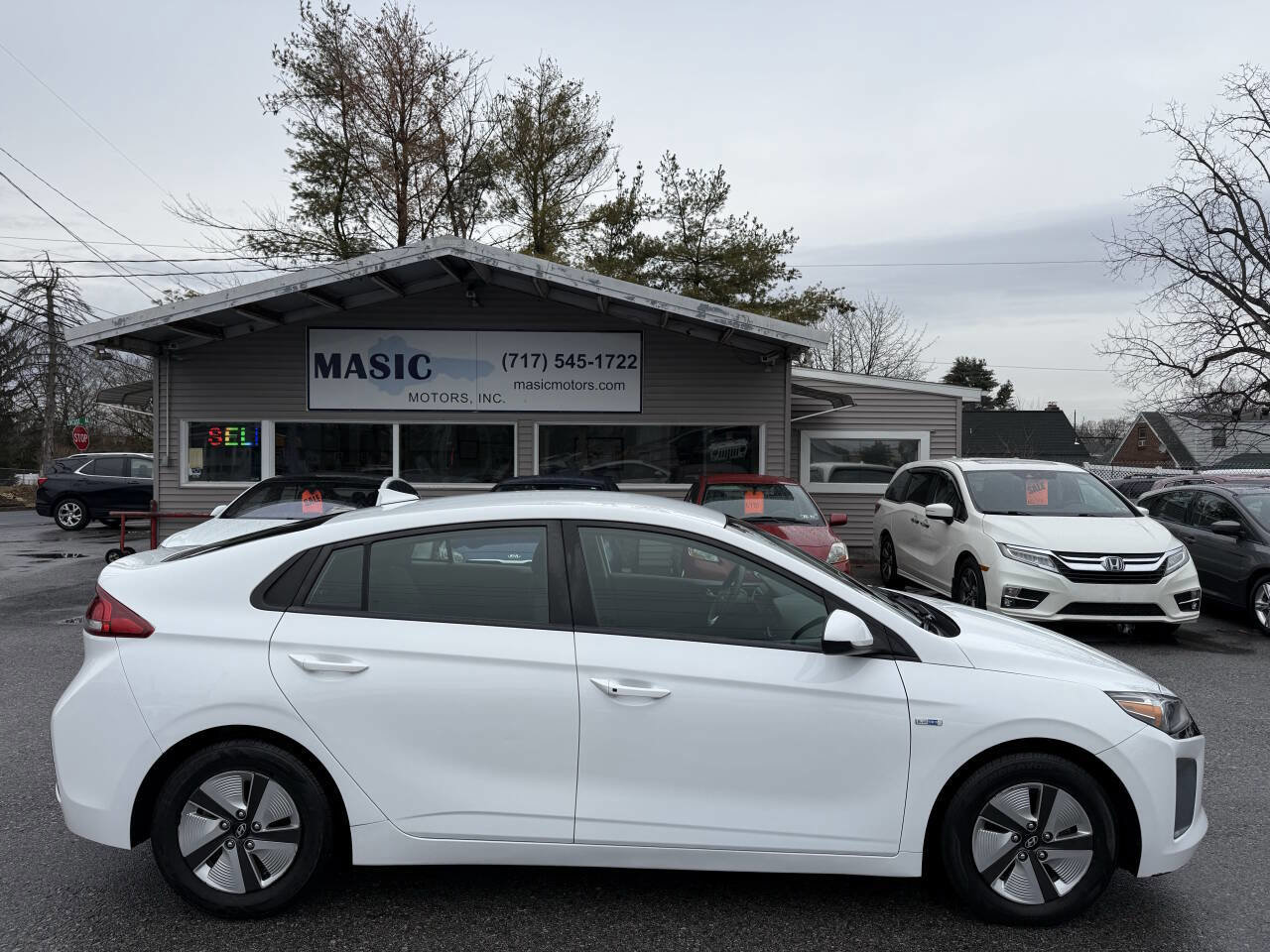 Used 2019 Hyundai Ioniq Blue image 3