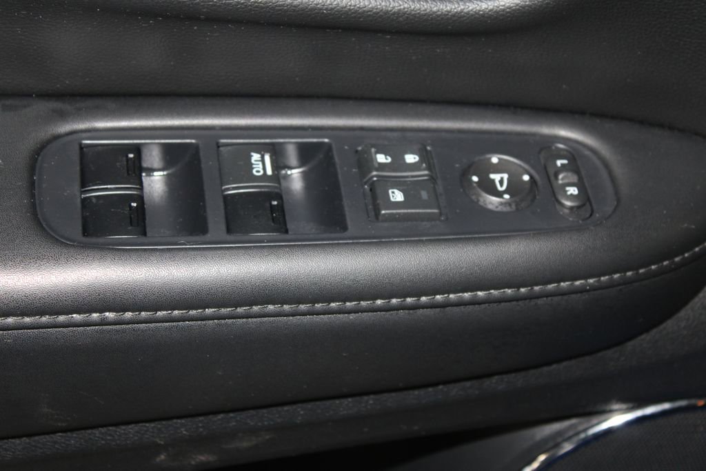 Used 2018 Honda HR-V EX-L image 8