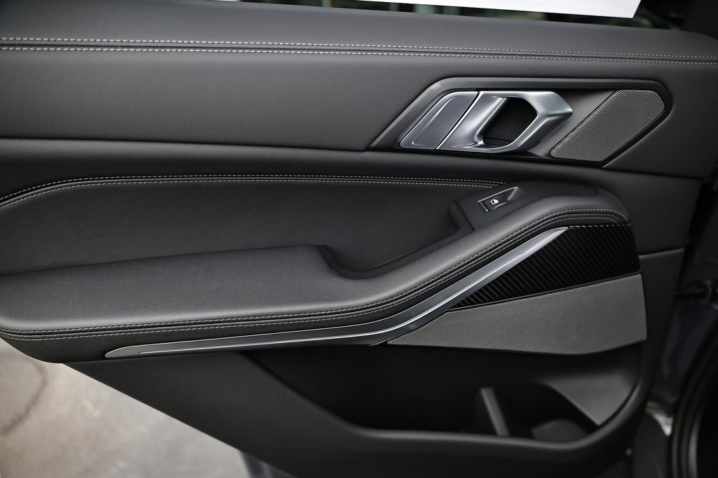 New 2026 BMW X5 M60i w/ Climate Comfort Package image 25